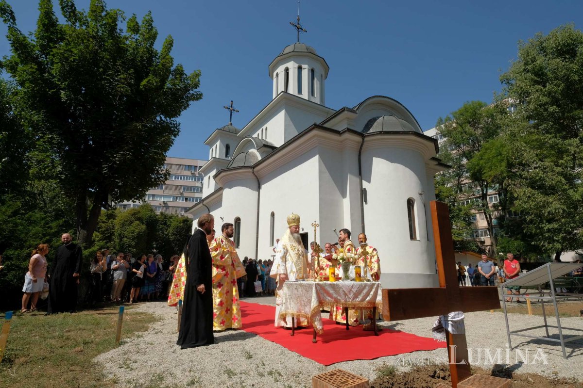Piatra de temelie a capelei parohiei bucureștene „Sfântul Mercurie” 224357