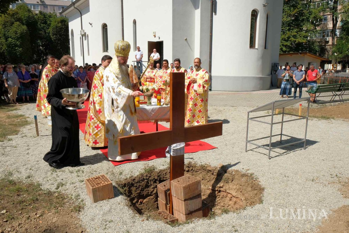 Piatra de temelie a capelei parohiei bucureștene „Sfântul Mercurie” 224364