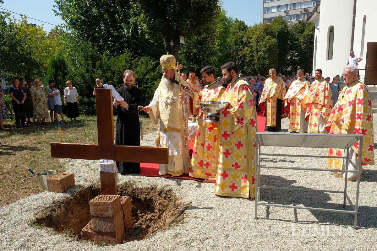 Piatra de temelie a capelei parohiei bucureștene „Sfântul Mercurie” 224368