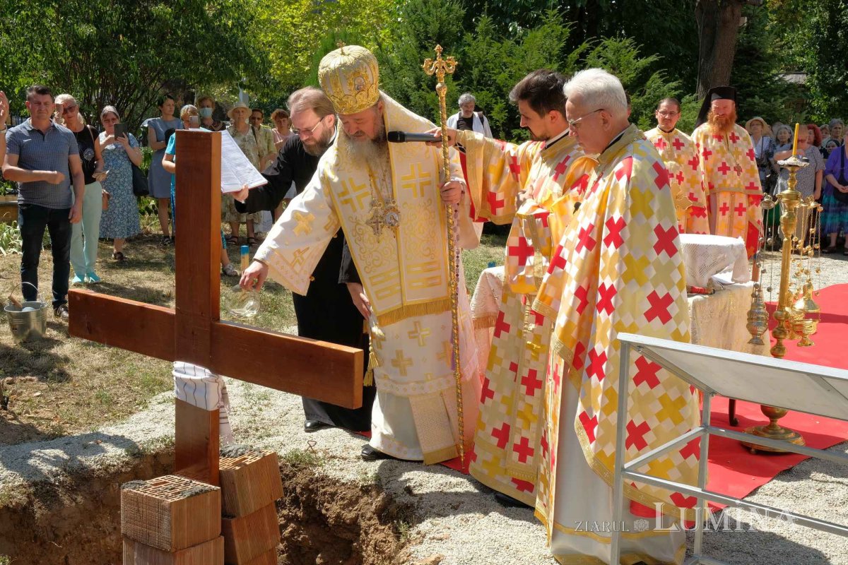 Piatra de temelie a capelei parohiei bucureștene „Sfântul Mercurie” 224371