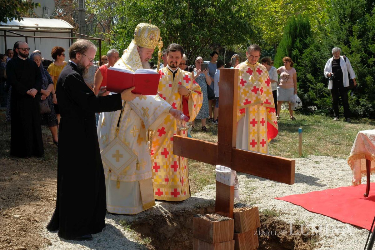 Piatra de temelie a capelei parohiei bucureștene „Sfântul Mercurie” 224372