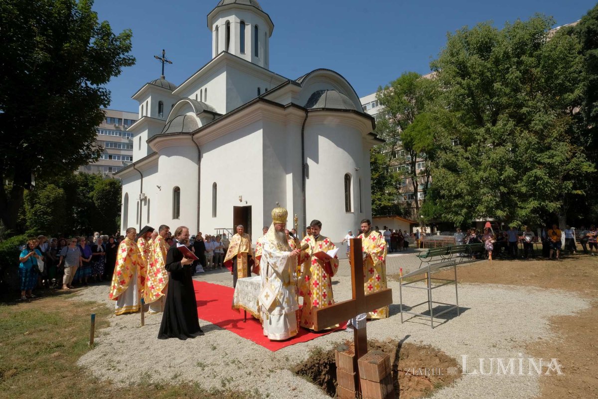 Piatra de temelie a capelei parohiei bucureștene „Sfântul Mercurie” 224374