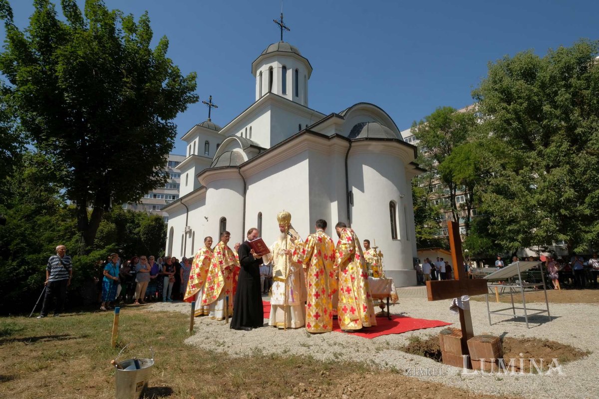 Piatra de temelie a capelei parohiei bucureștene „Sfântul Mercurie” 224375
