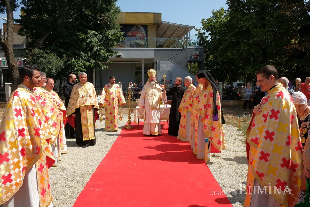 Piatra de temelie a capelei parohiei bucureștene „Sfântul Mercurie” 224378
