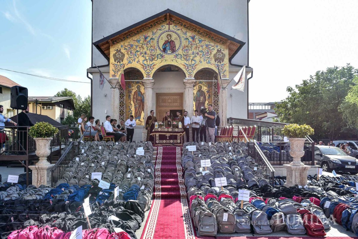 4.000 de ghiozdane oferite de Protoieria Sector 6 Capitală 224443