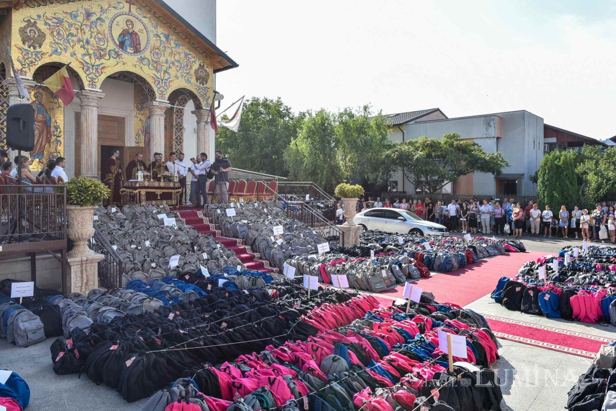 4.000 de ghiozdane oferite de Protoieria Sector 6 Capitală 224445