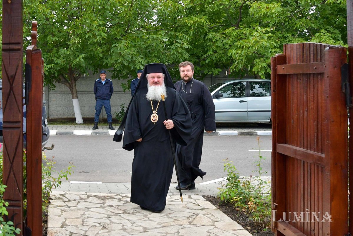 O nouă biserică a fost sfințită în orașul prahovean Mizil 225205