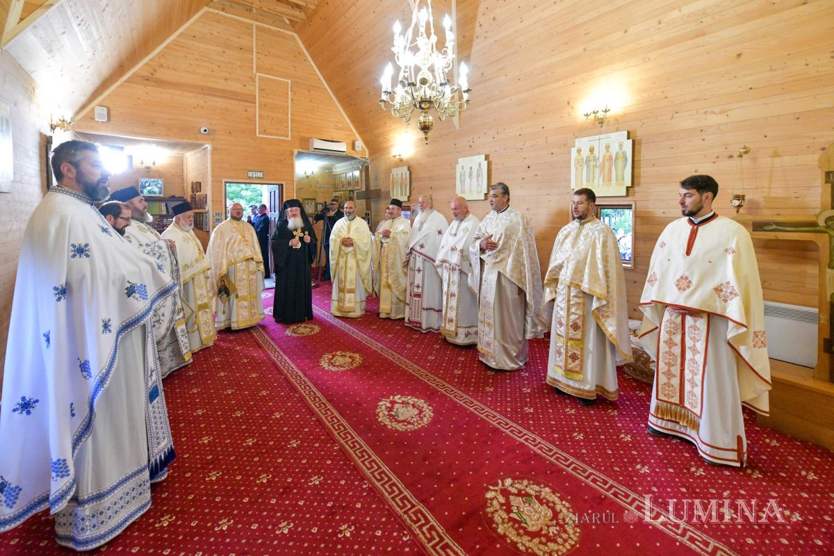 O nouă biserică a fost sfințită în orașul prahovean Mizil 225208