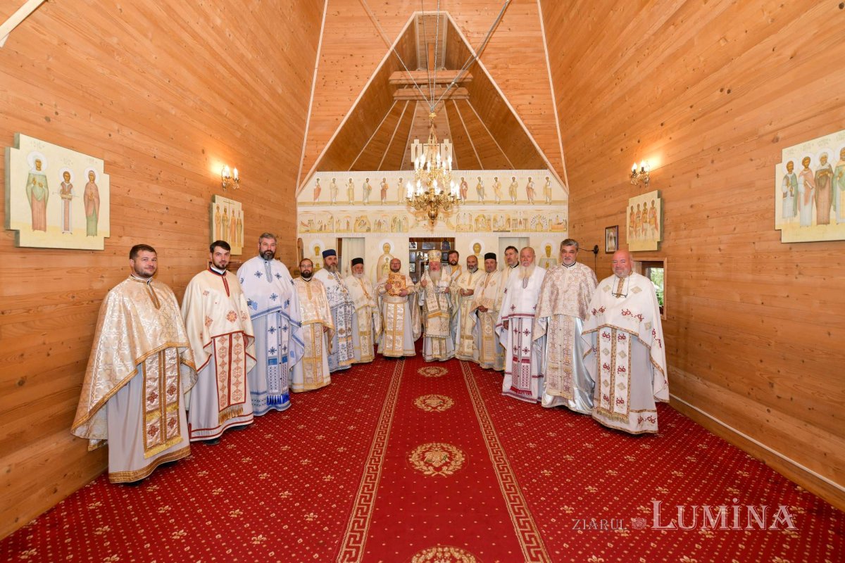 O nouă biserică a fost sfințită în orașul prahovean Mizil 225209