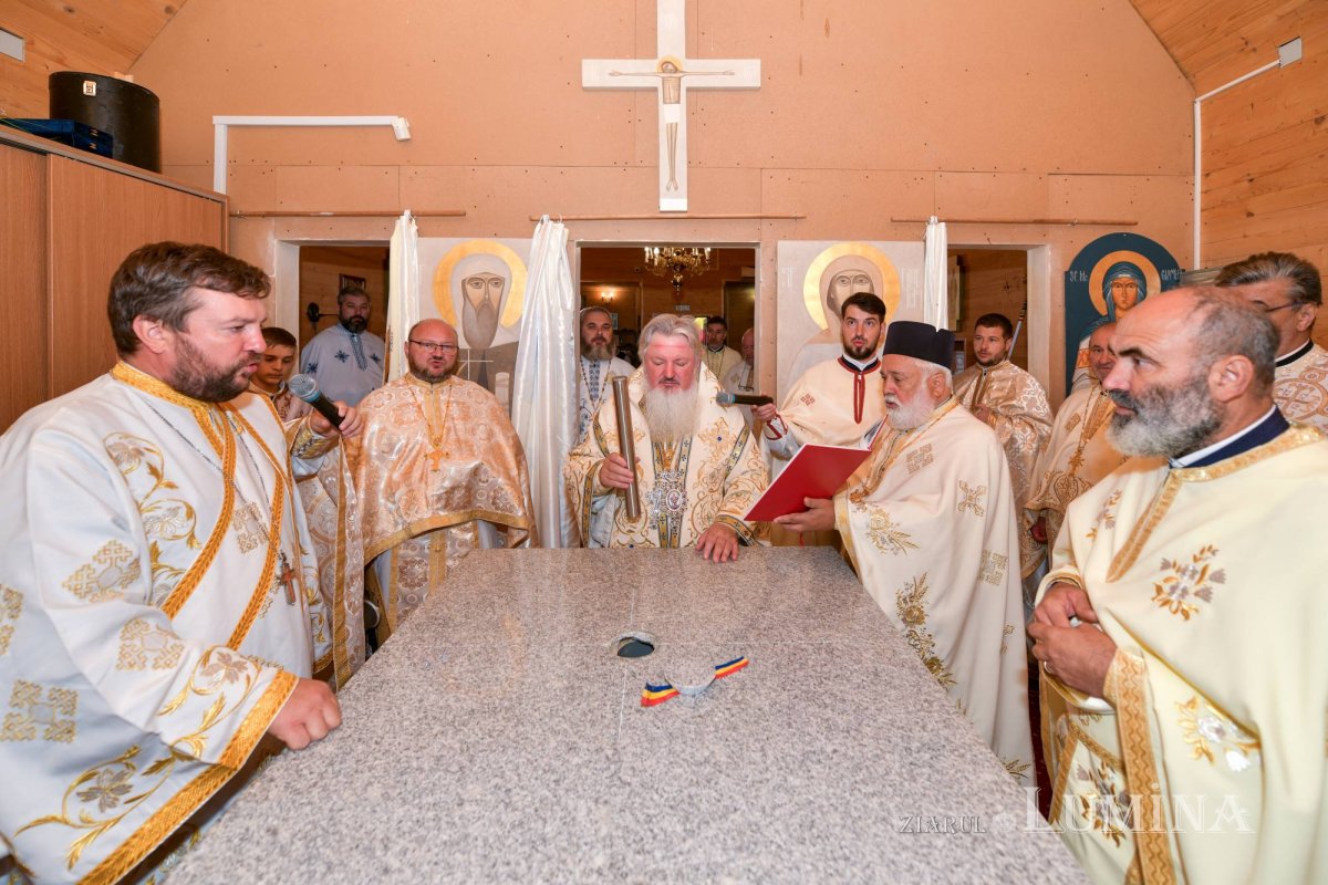 O nouă biserică a fost sfințită în orașul prahovean Mizil 225229