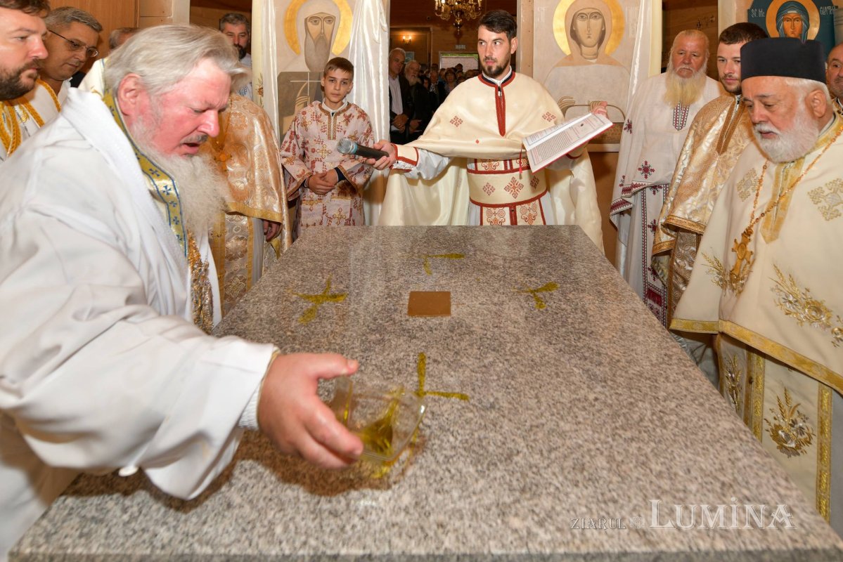 O nouă biserică a fost sfințită în orașul prahovean Mizil 225231