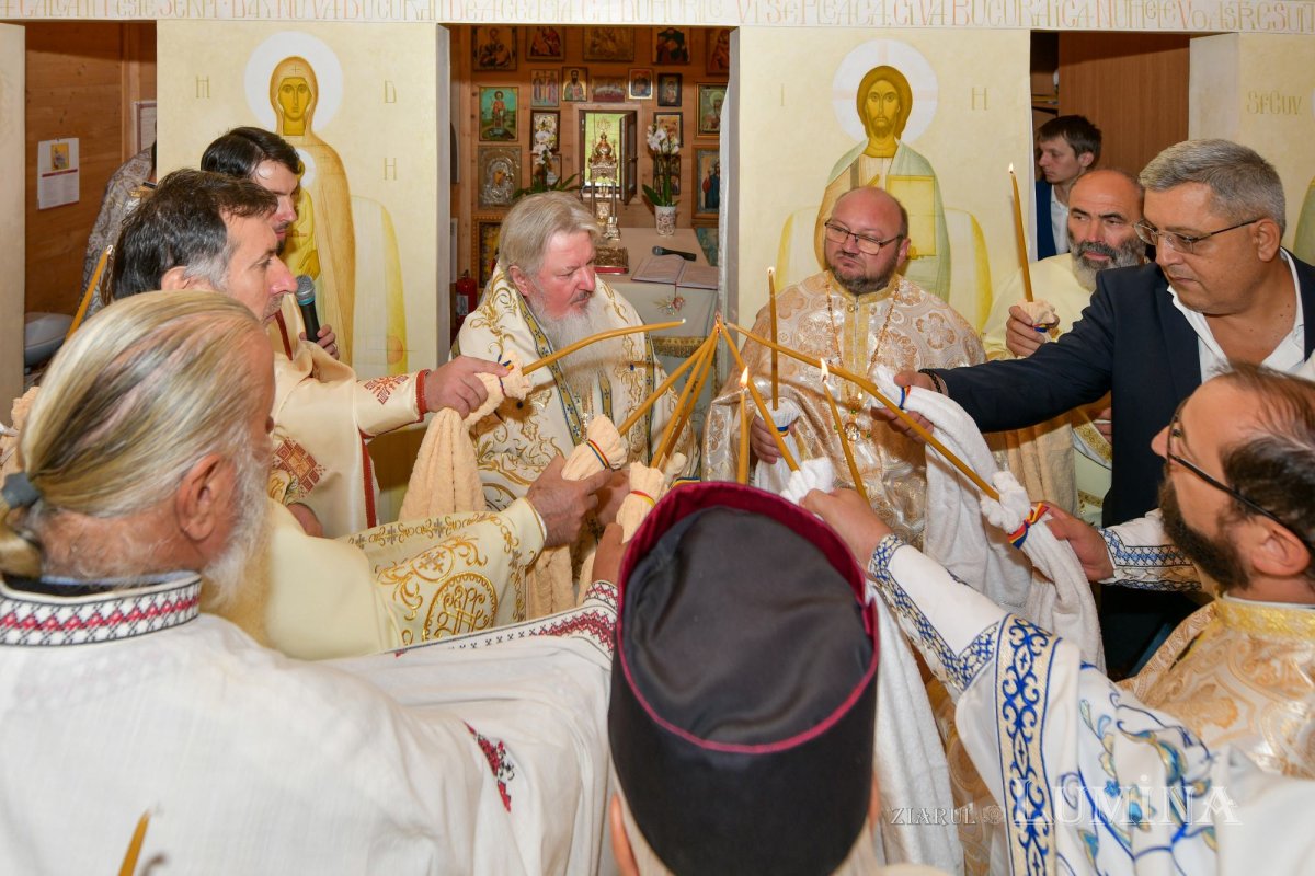 O nouă biserică a fost sfințită în orașul prahovean Mizil 225235