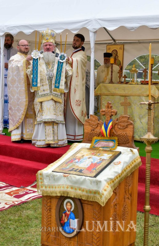 O nouă biserică a fost sfințită în orașul prahovean Mizil 225244