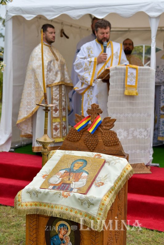 O nouă biserică a fost sfințită în orașul prahovean Mizil 225254