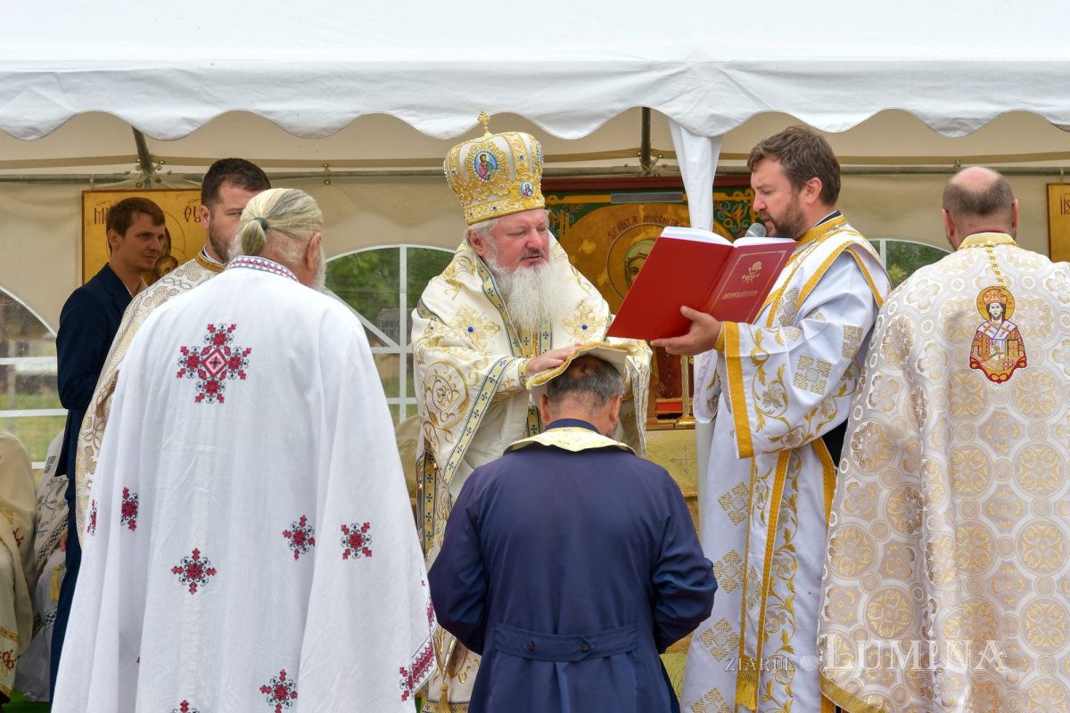 O nouă biserică a fost sfințită în orașul prahovean Mizil 225256