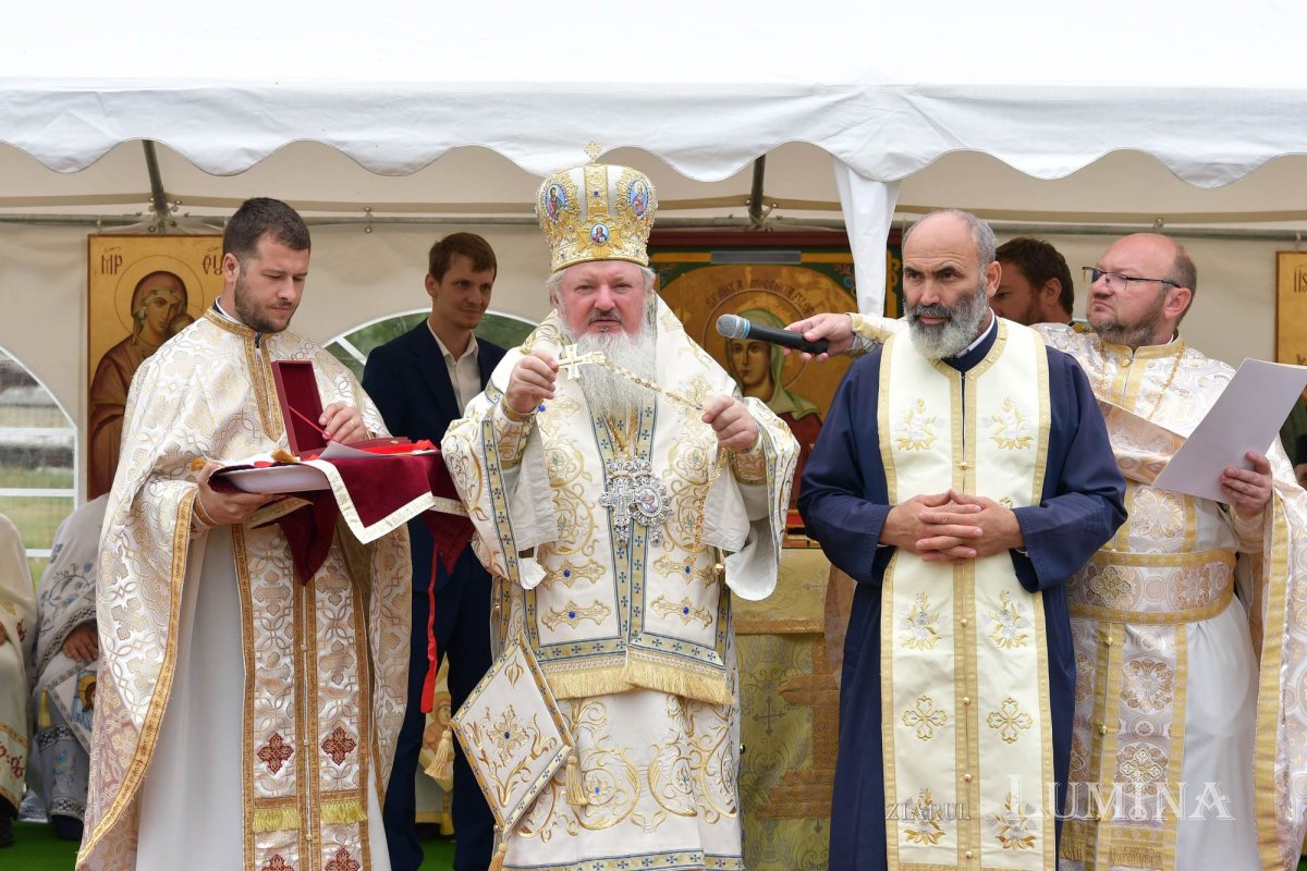 O nouă biserică a fost sfințită în orașul prahovean Mizil 225257