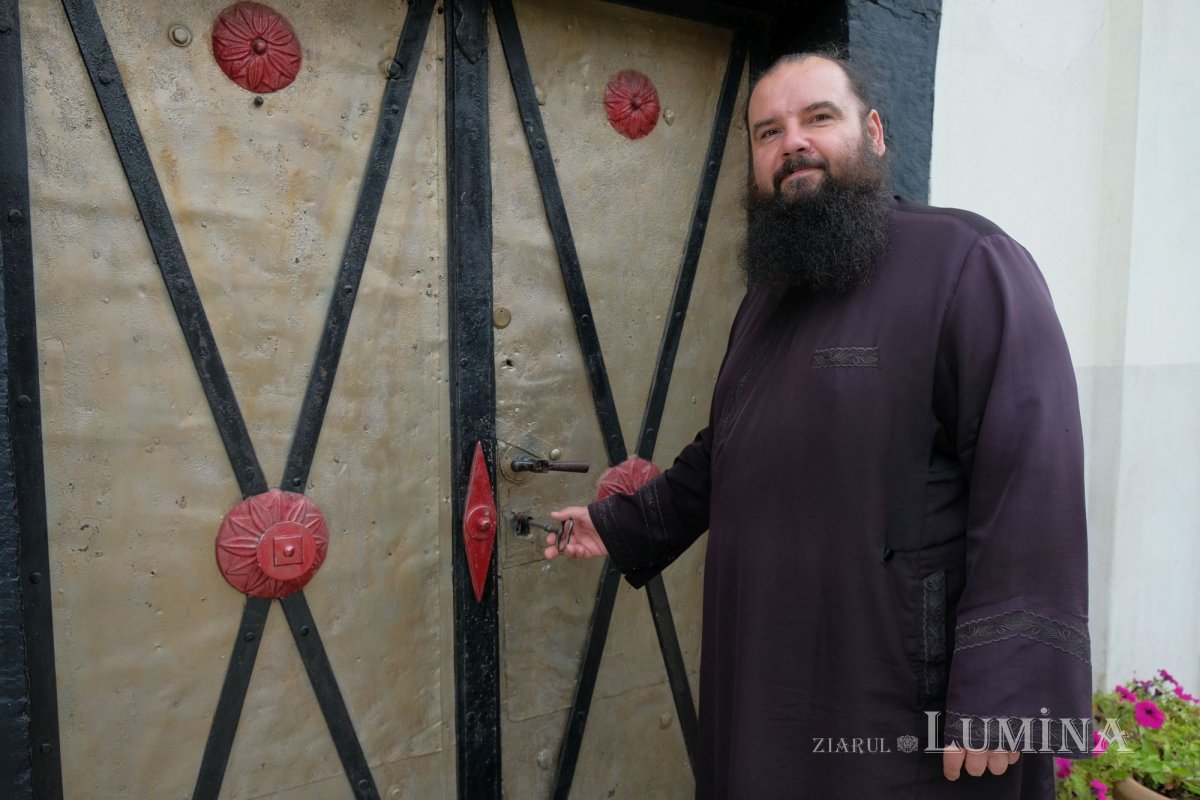 Istorie și rugăciune într-o parohie de pe „Valea Timpului” 224926