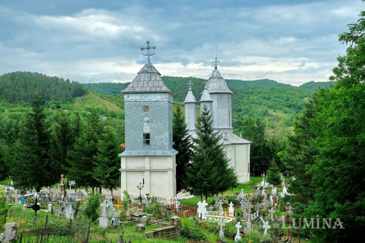 Istorie și rugăciune într-o parohie de pe „Valea Timpului” 224929