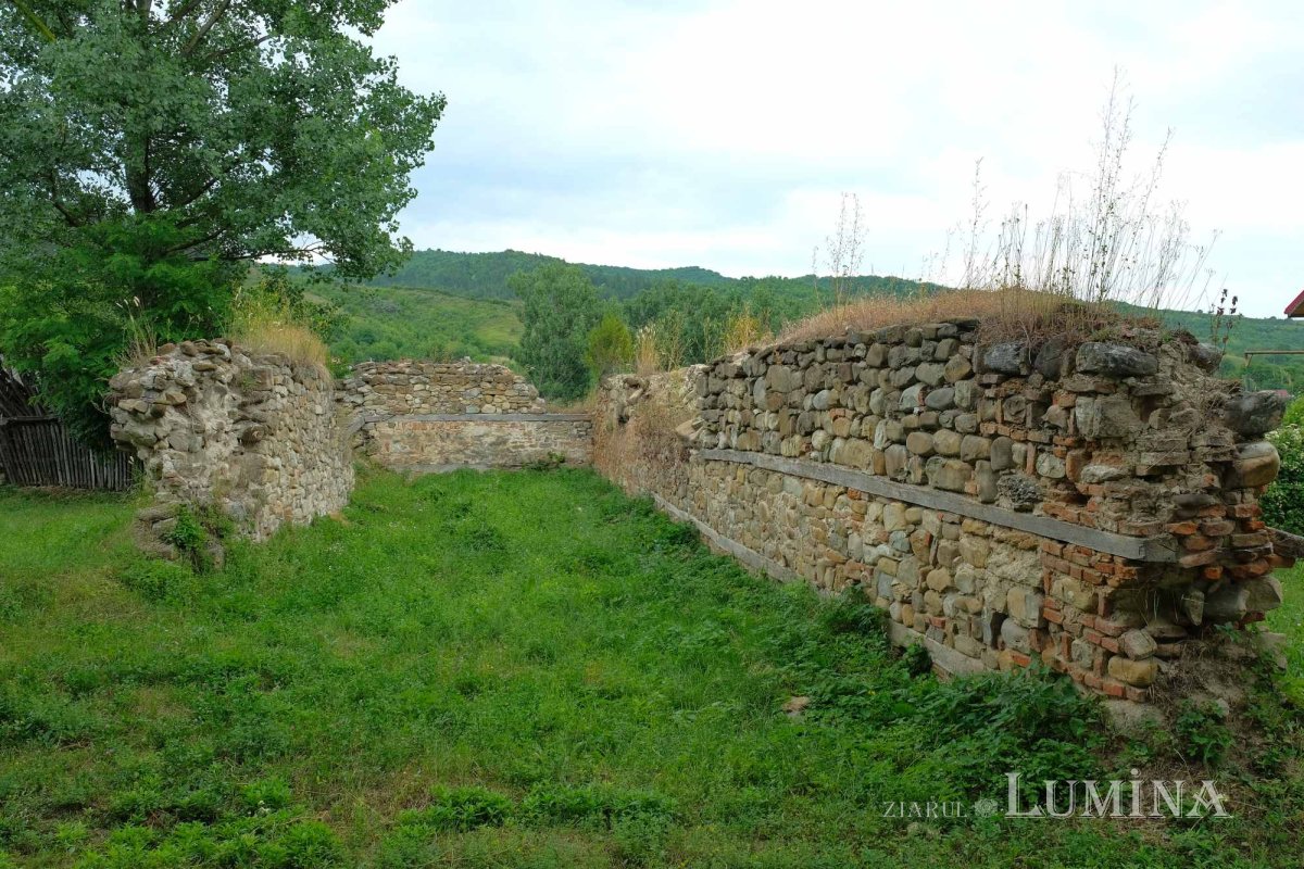 Istorie și rugăciune într-o parohie de pe „Valea Timpului” 224930