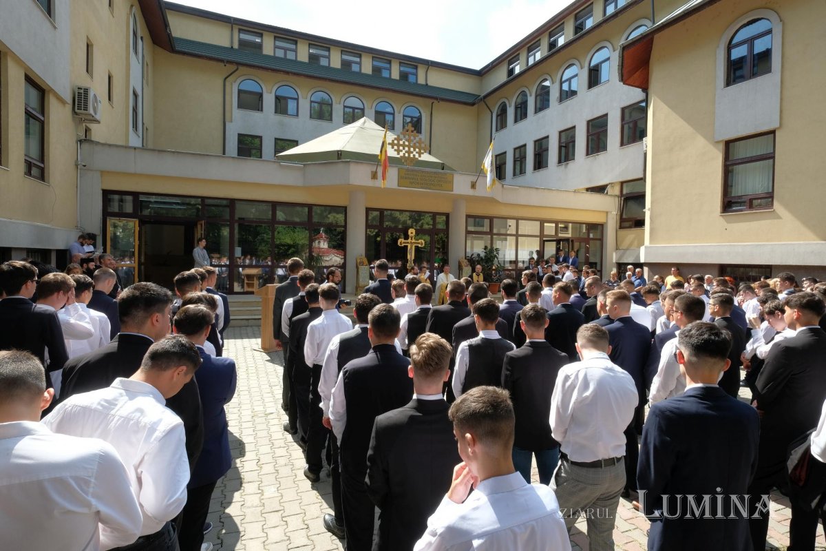 Rugăciune la început de an şcolar pentru elevii Seminarului Teologic din Capitală 225167