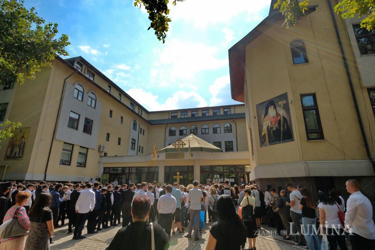 Rugăciune la început de an şcolar pentru elevii Seminarului Teologic din Capitală 225168
