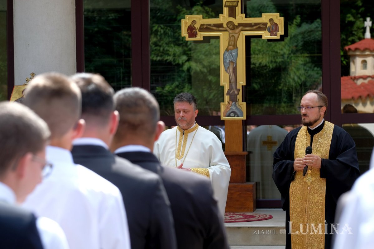 Rugăciune la început de an şcolar pentru elevii Seminarului Teologic din Capitală 225169