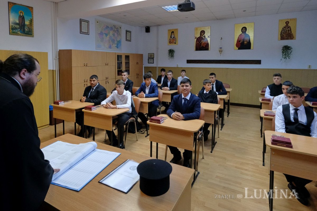 Rugăciune la început de an şcolar pentru elevii Seminarului Teologic din Capitală 225183