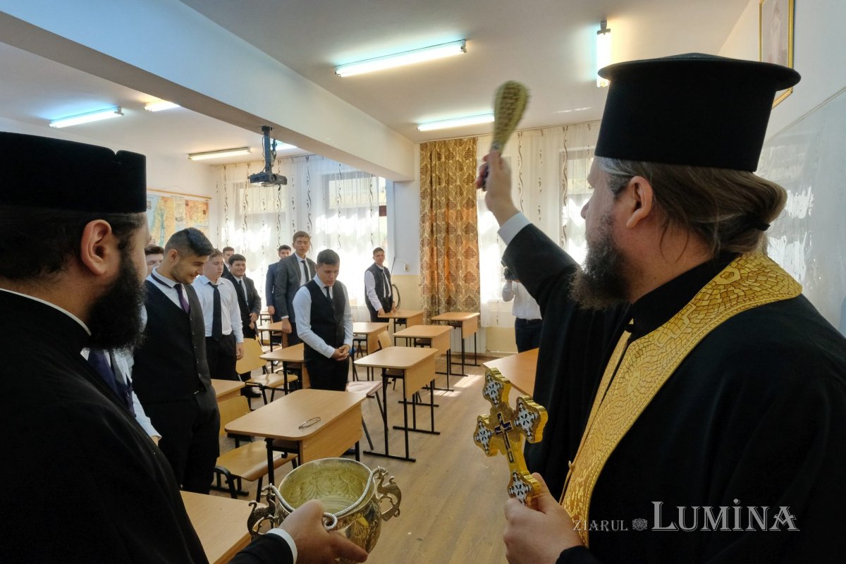 Rugăciune la început de an şcolar pentru elevii Seminarului Teologic din Capitală 225186
