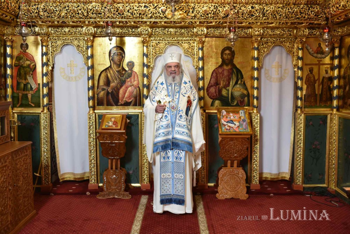 „Prin sfințenia vieții sale, Maica Domnului a devenit ocrotitoarea anului bisericesc” 225522