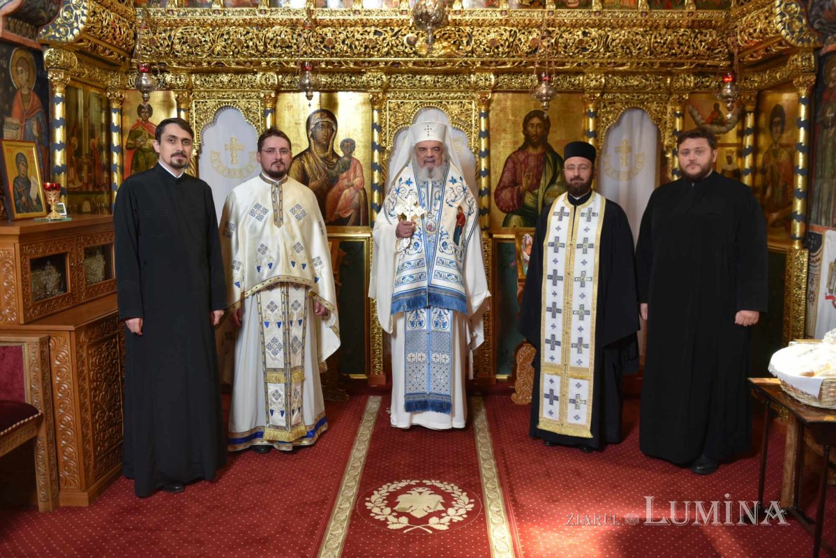 „Prin sfințenia vieții sale, Maica Domnului a devenit ocrotitoarea anului bisericesc” 225526