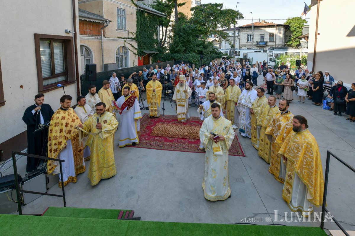 Sfinții Părinți Ioachim și Ana, cinstiți în lăcașul bucureștean închinat lor 225722