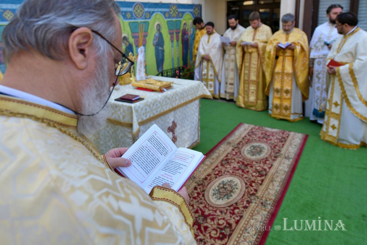 Sfinții Părinți Ioachim și Ana, cinstiți în lăcașul bucureștean închinat lor 225724