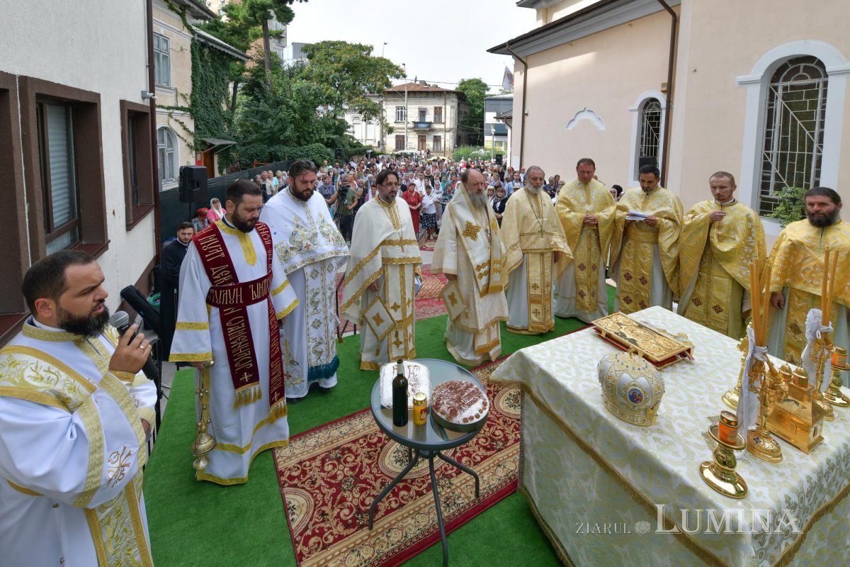 Sfinții Părinți Ioachim și Ana, cinstiți în lăcașul bucureștean închinat lor 225759