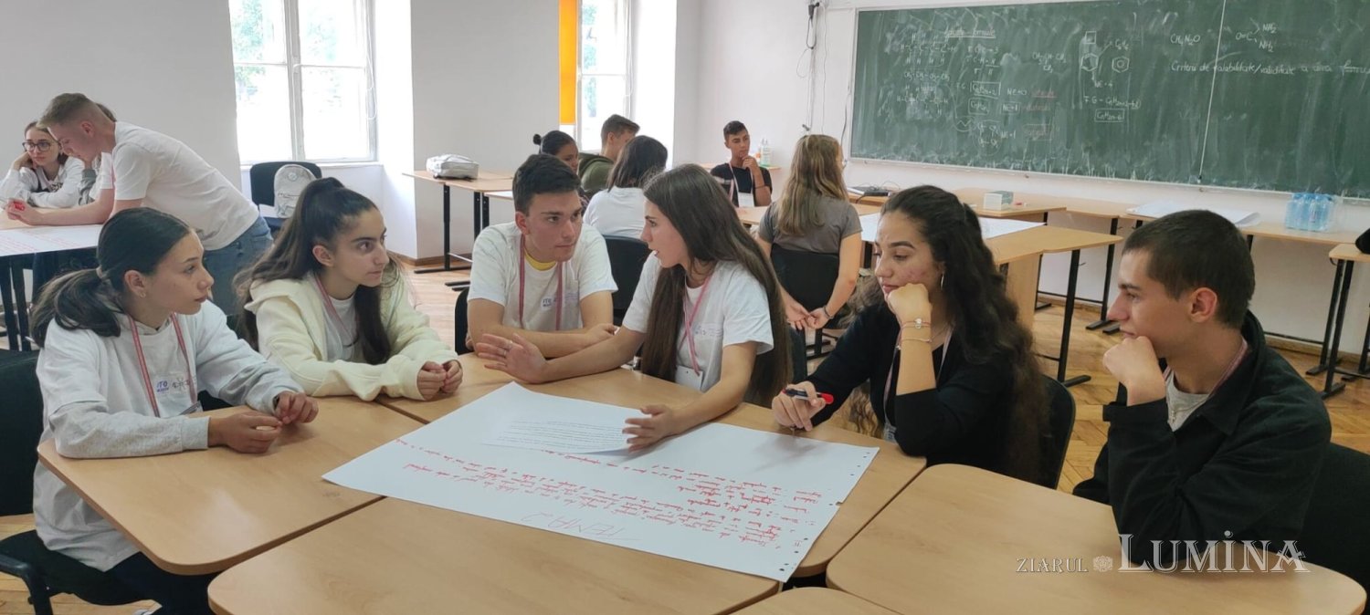 Părintele Constantin Necula a conferenţiat la ITO Braşov 225801