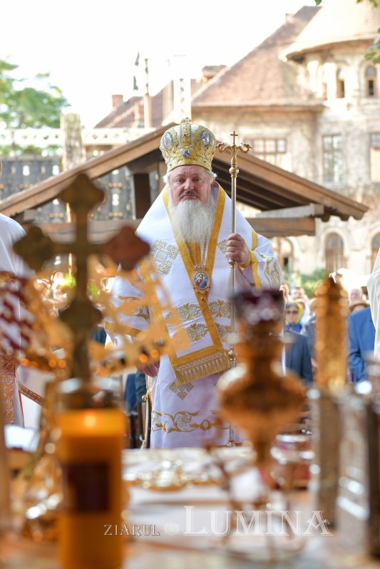 Patriarhul României a resfințit biserica istorică „Sfânta Vineri” din Ploiești 225906
