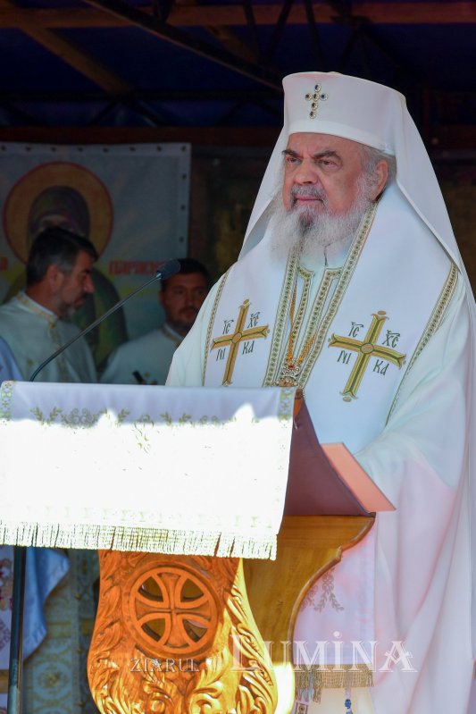 Patriarhul României a resfințit biserica istorică „Sfânta Vineri” din Ploiești 225934