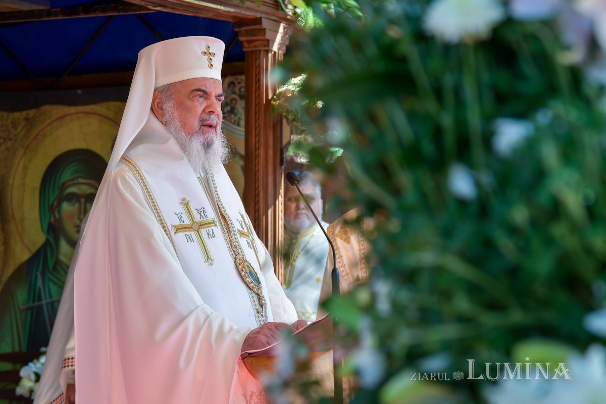 Patriarhul României a resfințit biserica istorică „Sfânta Vineri” din Ploiești 225935