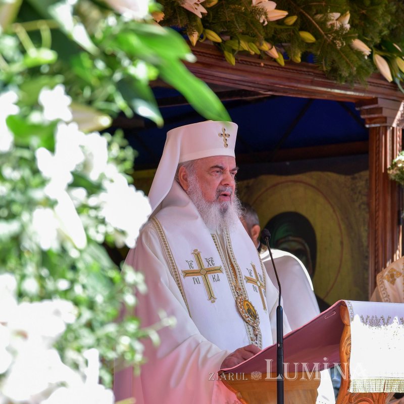Patriarhul României a resfințit biserica istorică „Sfânta Vineri” din Ploiești 225936