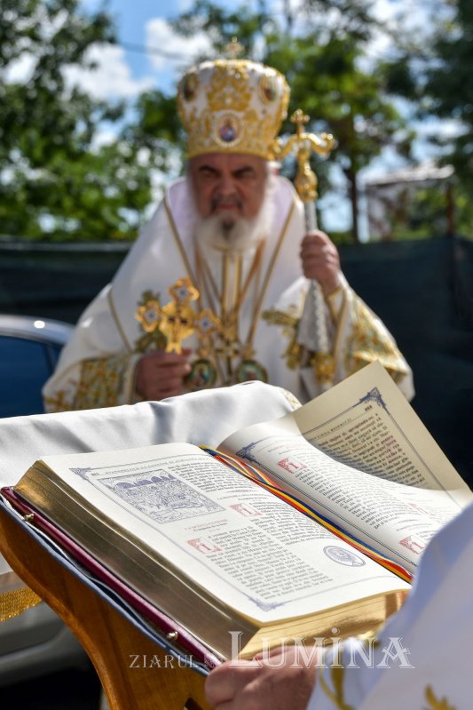 Patriarhul României a resfințit biserica istorică „Sfânta Vineri” din Ploiești 225950