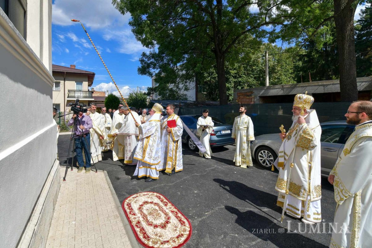 Patriarhul României a resfințit biserica istorică „Sfânta Vineri” din Ploiești 225951