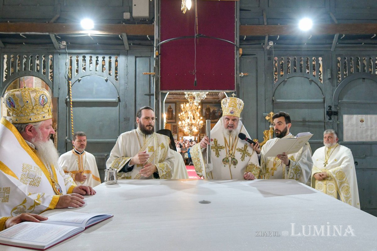 Patriarhul României a resfințit biserica istorică „Sfânta Vineri” din Ploiești 225958