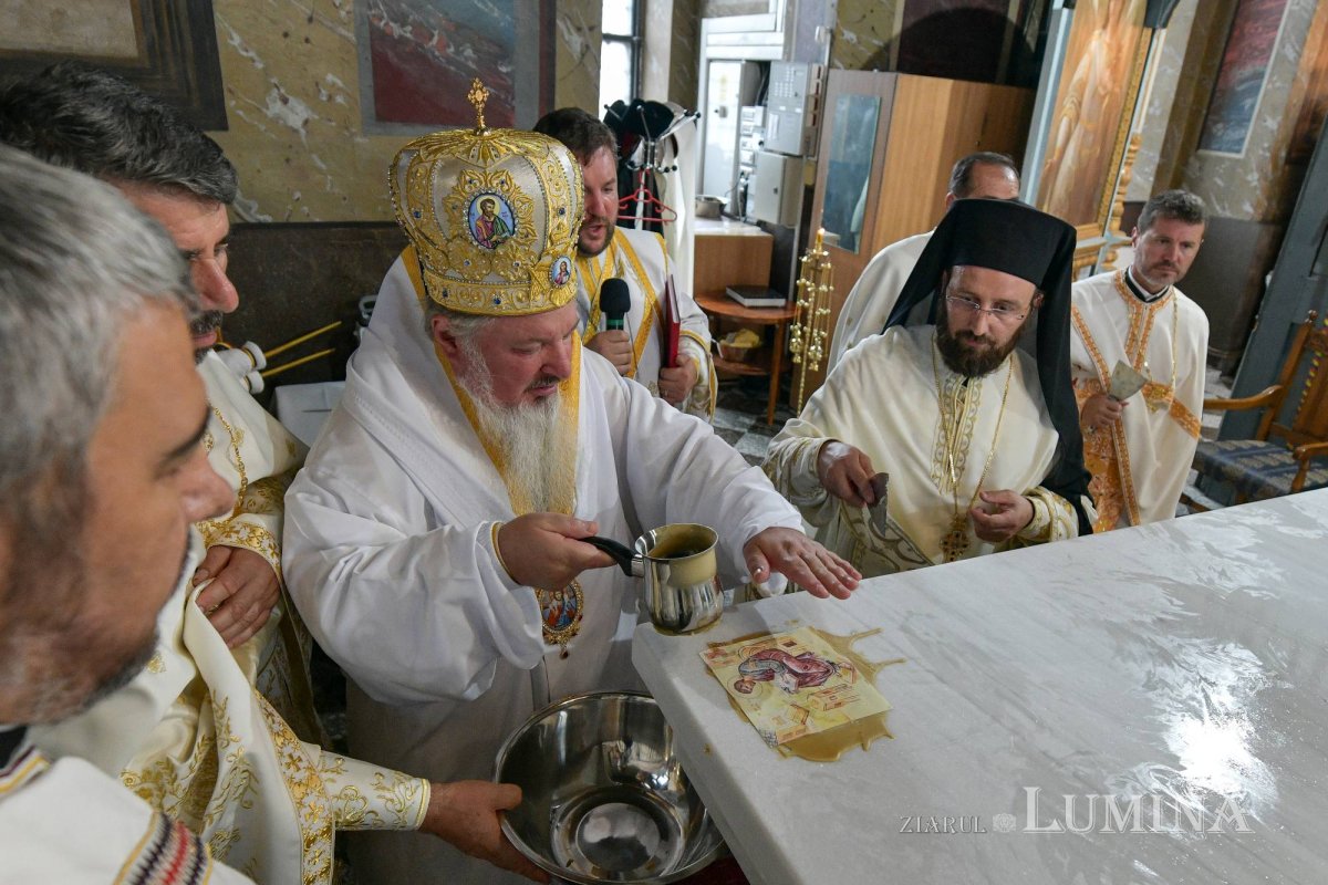 Patriarhul României a resfințit biserica istorică „Sfânta Vineri” din Ploiești 225962