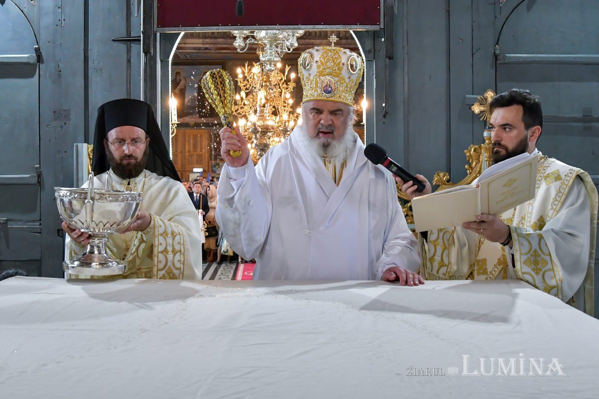 Patriarhul României a resfințit biserica istorică „Sfânta Vineri” din Ploiești 225963