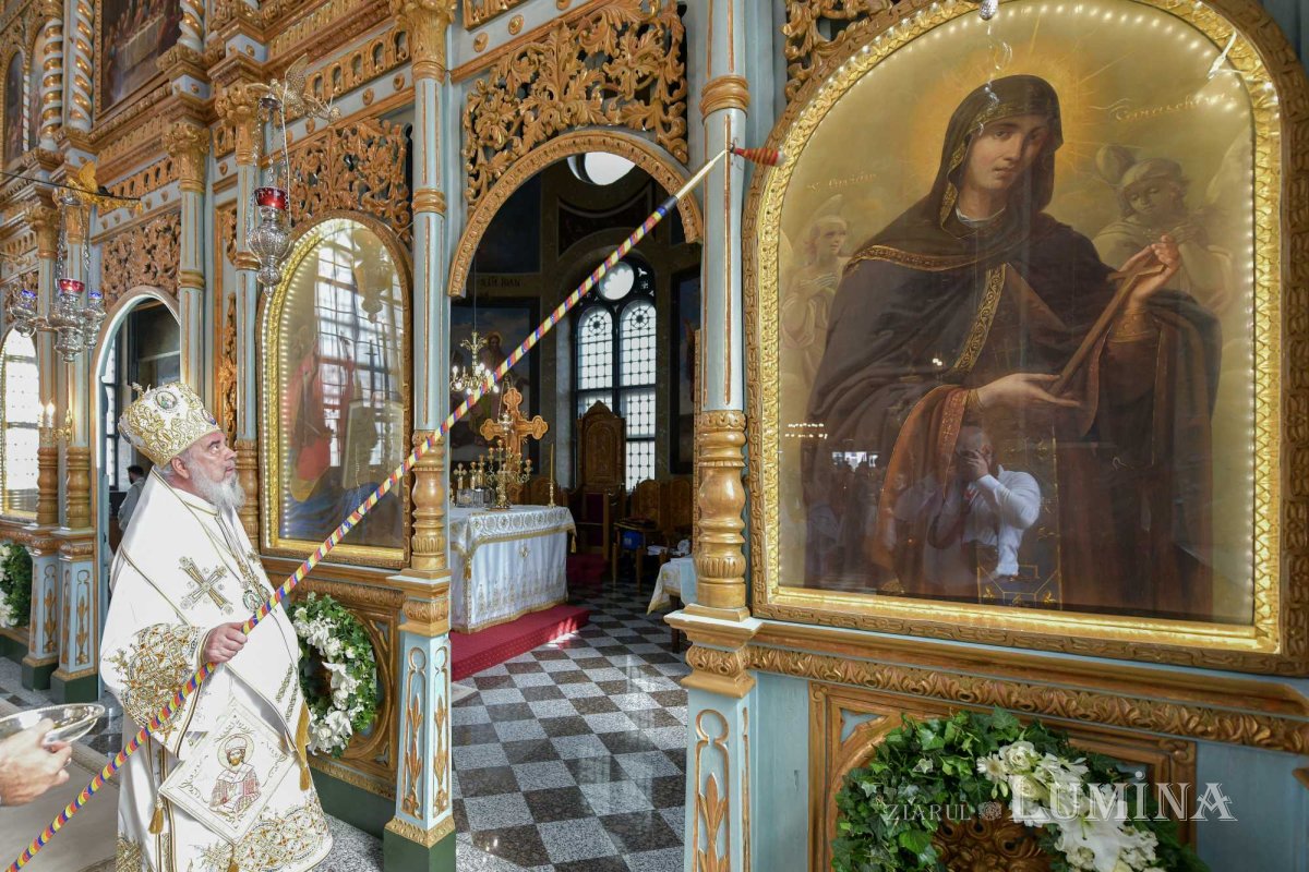 Patriarhul României a resfințit biserica istorică „Sfânta Vineri” din Ploiești 225970