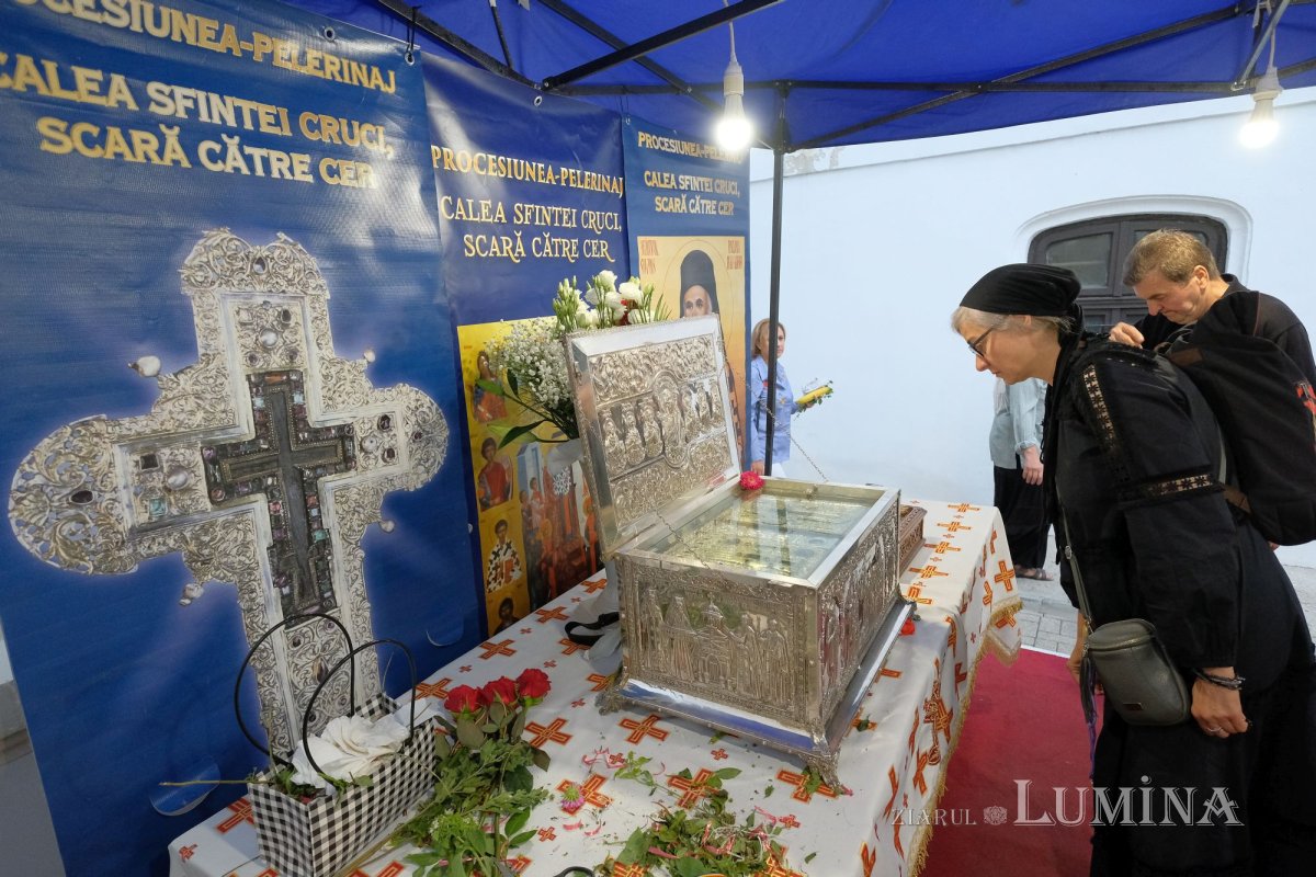 Procesiunea „Calea Sfintei Cruci, scară către Cer”, la Biserica „Sfântul Vasile cel Mare” de pe Calea Victoriei 226207