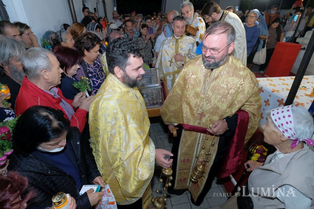 Procesiunea „Calea Sfintei Cruci, scară către Cer”, la Biserica „Sfântul Vasile cel Mare” de pe Calea Victoriei 226210