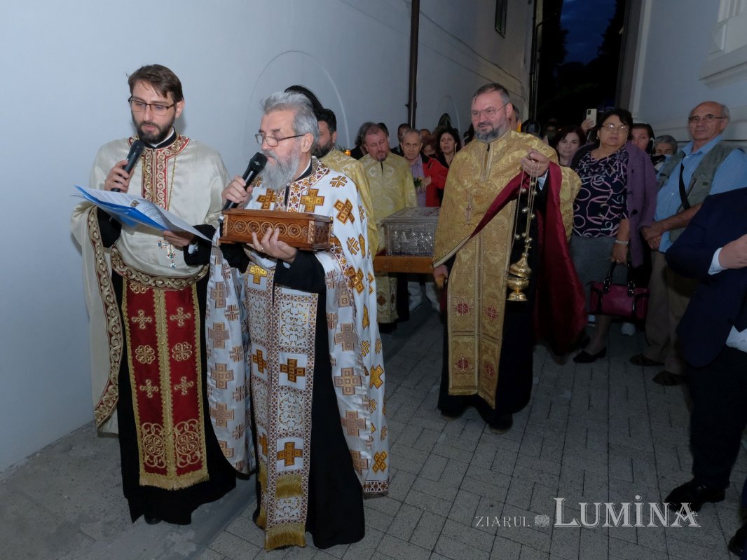 Procesiunea „Calea Sfintei Cruci, scară către Cer”, la Biserica „Sfântul Vasile cel Mare” de pe Calea Victoriei 226213