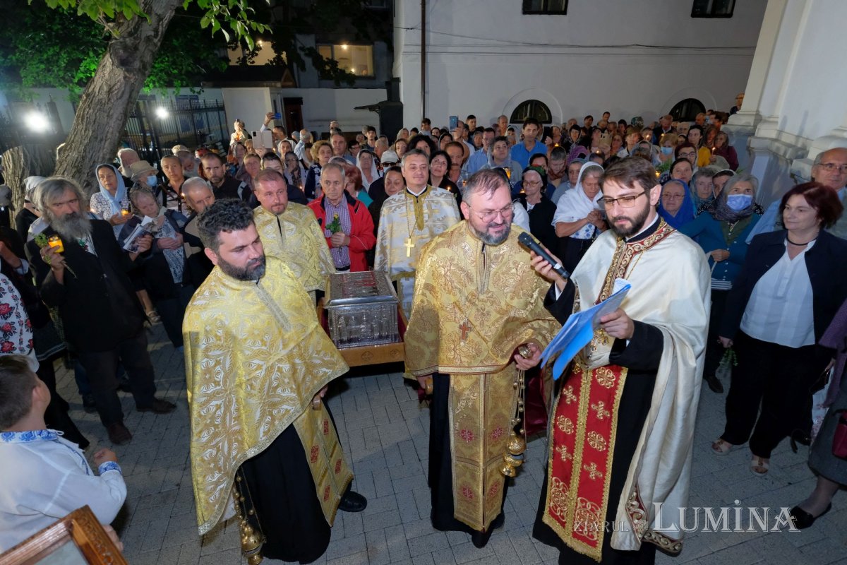 Procesiunea „Calea Sfintei Cruci, scară către Cer”, la Biserica „Sfântul Vasile cel Mare” de pe Calea Victoriei 226219