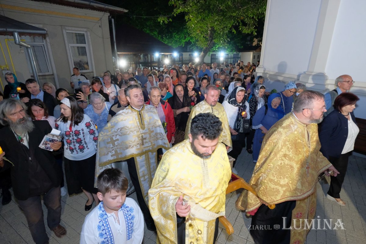 Procesiunea „Calea Sfintei Cruci, scară către Cer”, la Biserica „Sfântul Vasile cel Mare” de pe Calea Victoriei 226223
