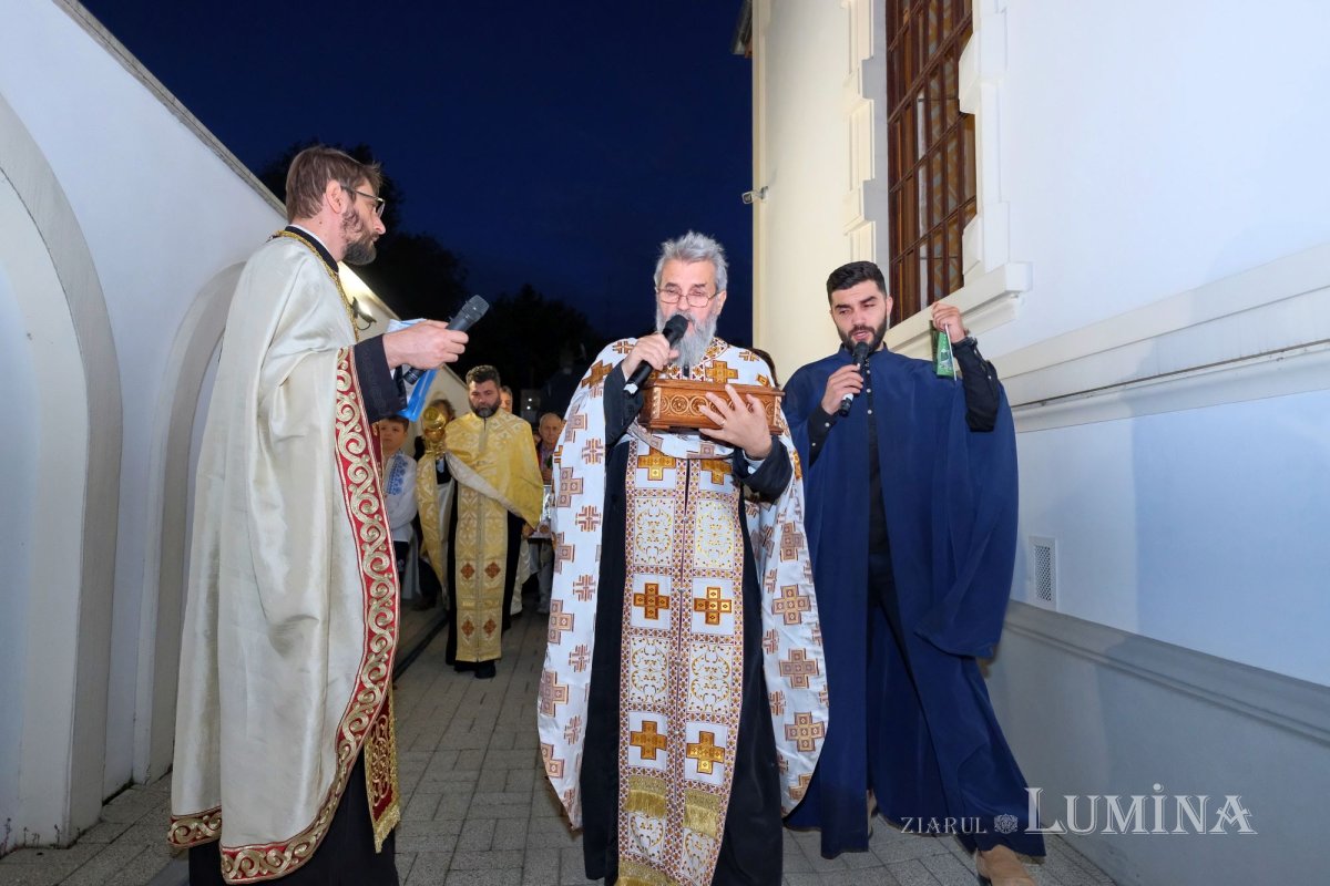 Procesiunea „Calea Sfintei Cruci, scară către Cer”, la Biserica „Sfântul Vasile cel Mare” de pe Calea Victoriei 226224
